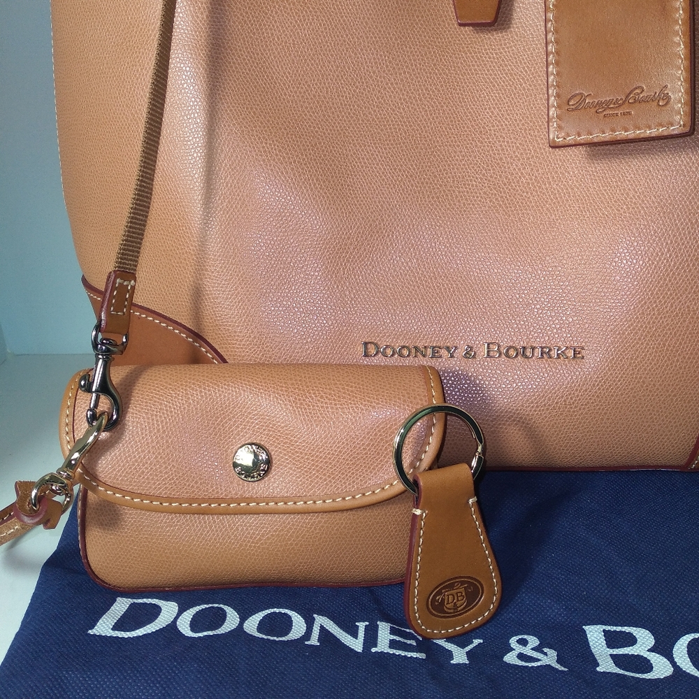 Authentic Dooney & Bourke Shelby Shopper Carmel/Tan Leather Tote and Wallet Set - Picture 4 of 16